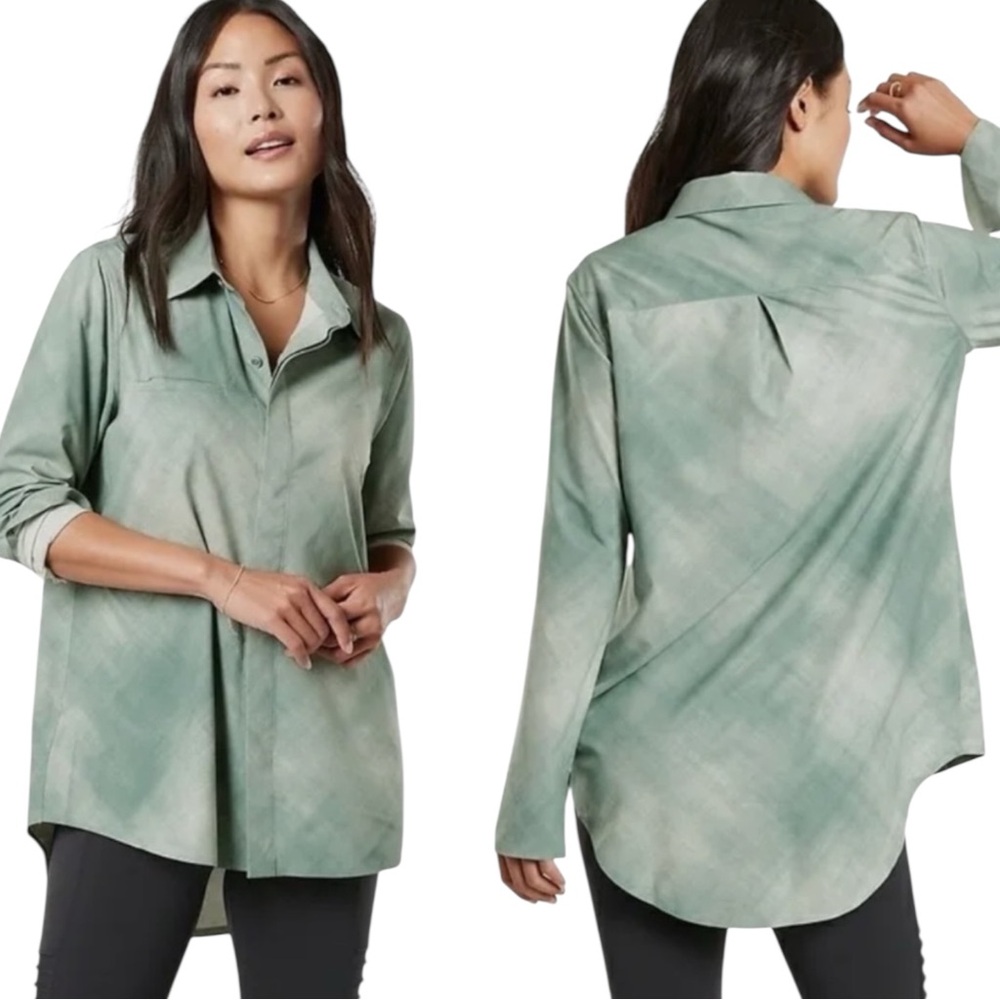 ATHLETA Urbanite Printed Oversized Button-Up Shirt in Denali Green Size M/PETITE